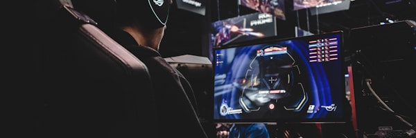 英雄联盟S16全球总决赛高清直播画面，两支顶级战队正在激烈对战